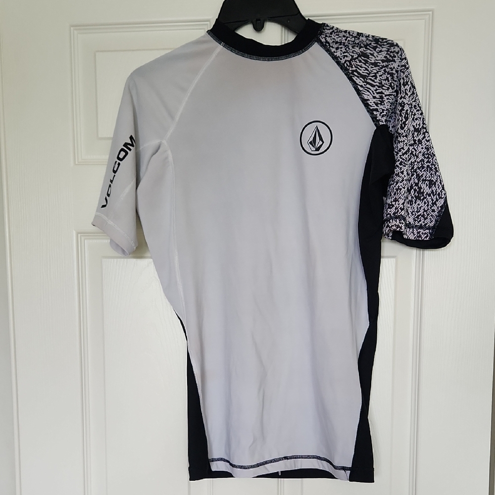 Volcom Men's White and Black Rash Guard